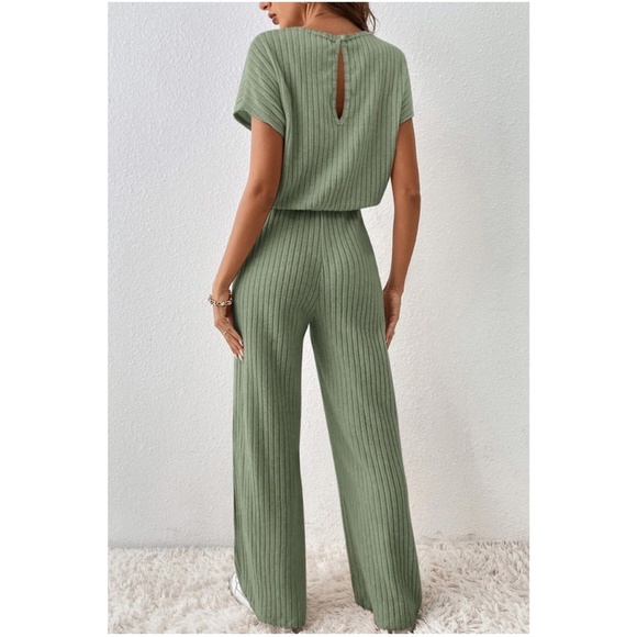 01 Solid Color Ribbed Short Sleeve Wide Leg Jumpsuit - Picture 4 of 4